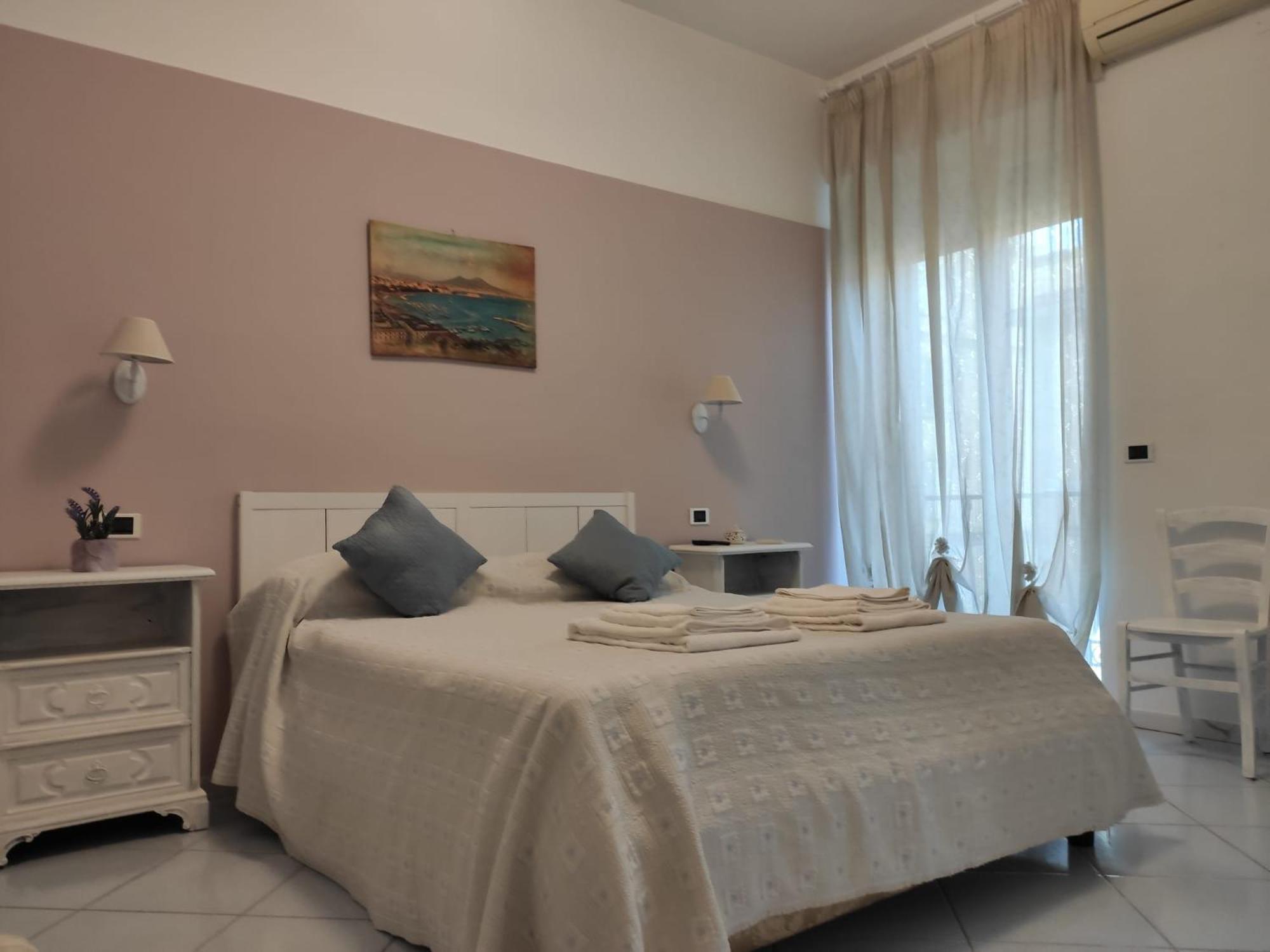 Hotel Carafa Materdei Napoli Esterno foto